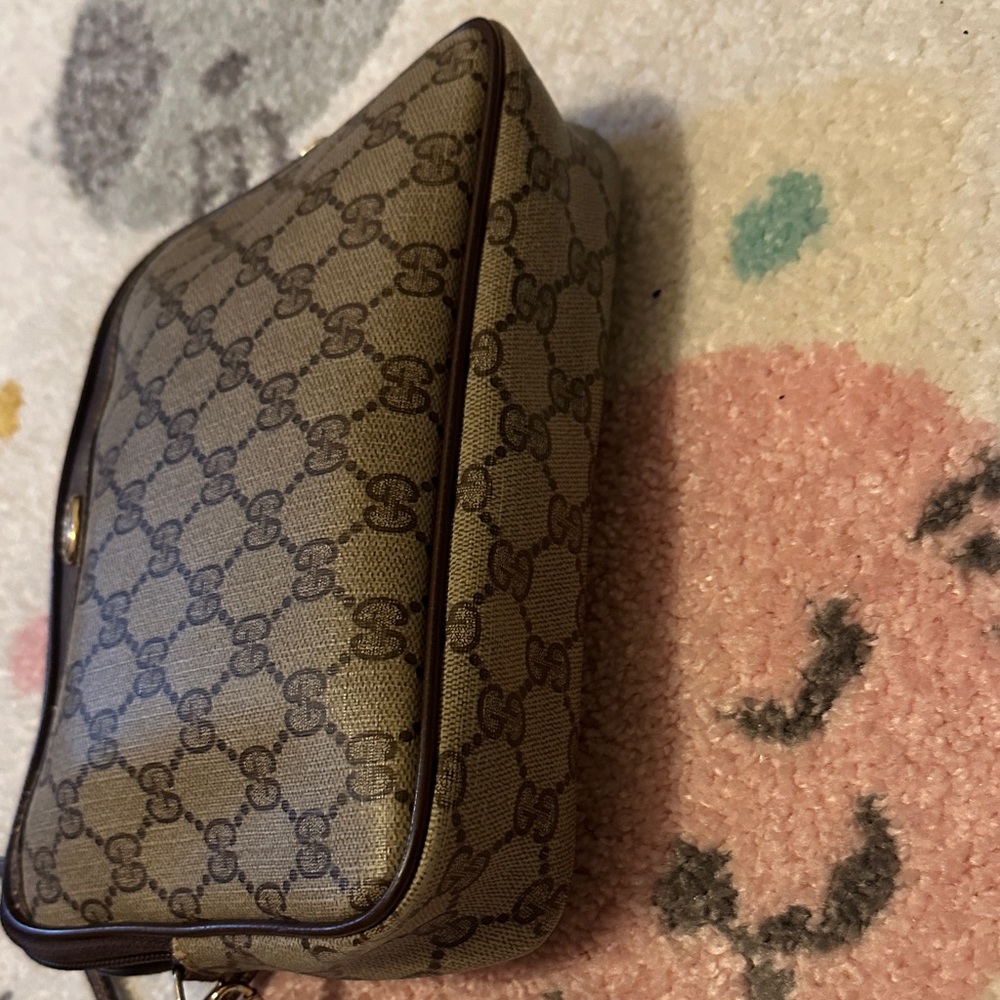 Gucci Beige and Brown GG Vintage Crossbody Bag - Picture 5 of 17